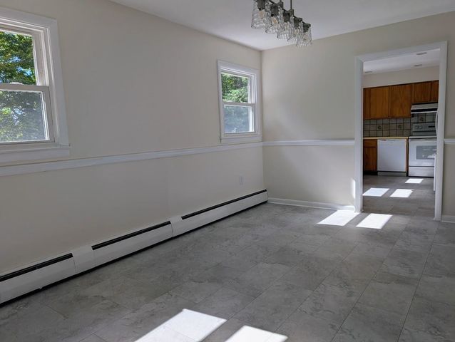354 Amesbury Road, Hopkinton, NH 03229