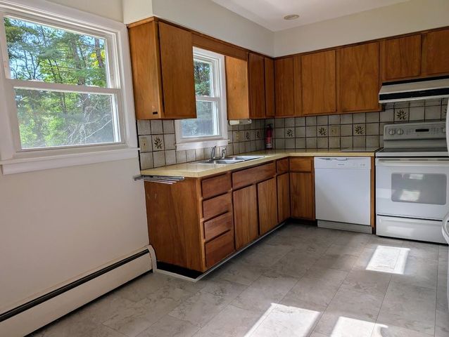 354 Amesbury Road, Hopkinton, NH 03229