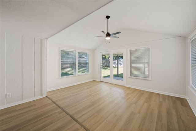 1013 N Knowles Drive, Saginaw, TX 76179