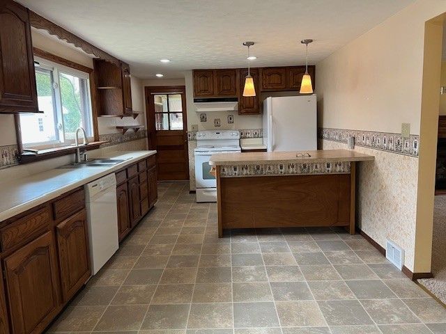 1112 WESTERN Lane, Erie, PA 16505