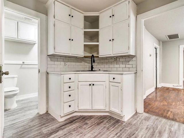 1740 NW 11th Street D, Oklahoma City, OK 73106