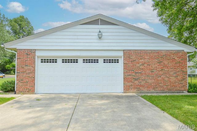 318 W Oak Street, Mascoutah, IL 62258