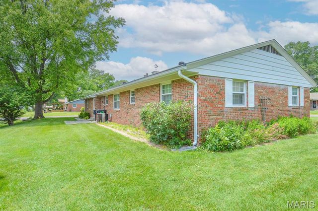 318 W Oak Street, Mascoutah, IL 62258