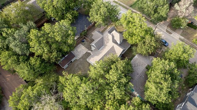 607 N Dallas Street, Ennis, TX 75119
