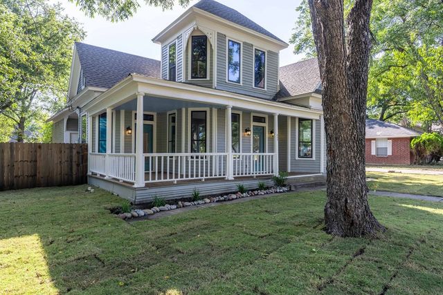 607 N Dallas Street, Ennis, TX 75119
