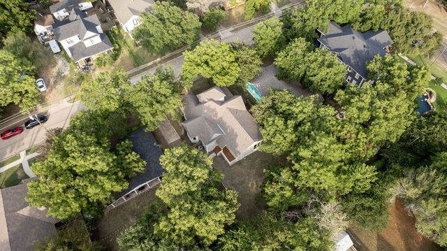607 N Dallas Street, Ennis, TX 75119