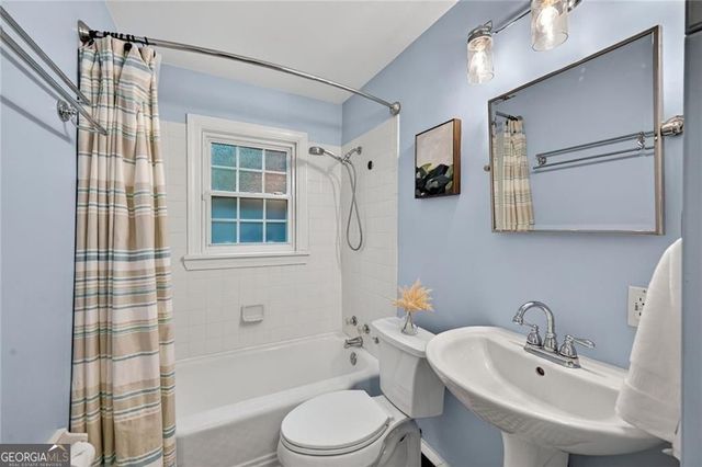 1898 Dyer Circle, Chamblee, GA 30341