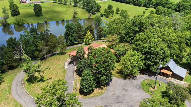 535 Twin Lakes Drive, Lancaster, KY 40444