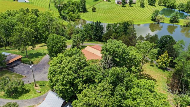 535 Twin Lakes Drive, Lancaster, KY 40444