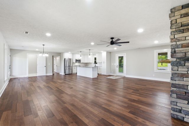 535 Twin Lakes Drive, Lancaster, KY 40444