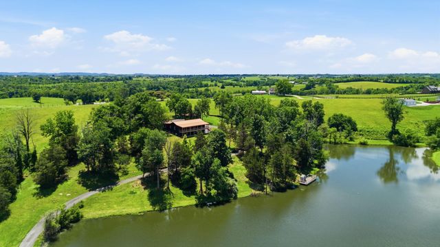 535 Twin Lakes Drive, Lancaster, KY 40444