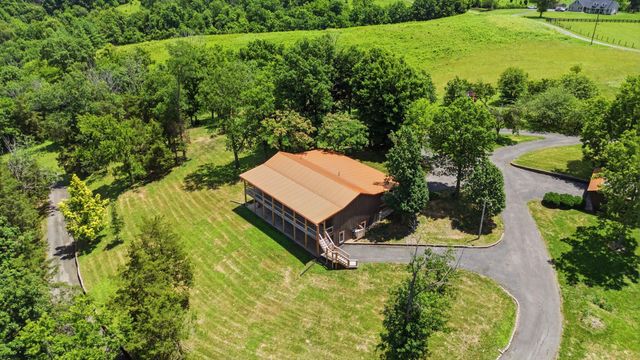 535 Twin Lakes Drive, Lancaster, KY 40444
