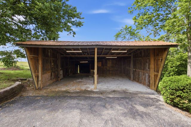 535 Twin Lakes Drive, Lancaster, KY 40444