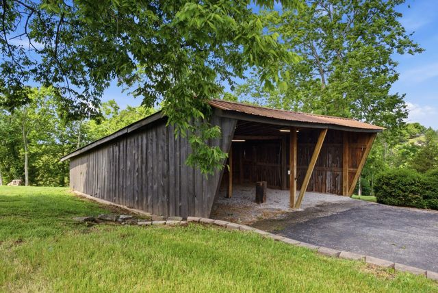 535 Twin Lakes Drive, Lancaster, KY 40444