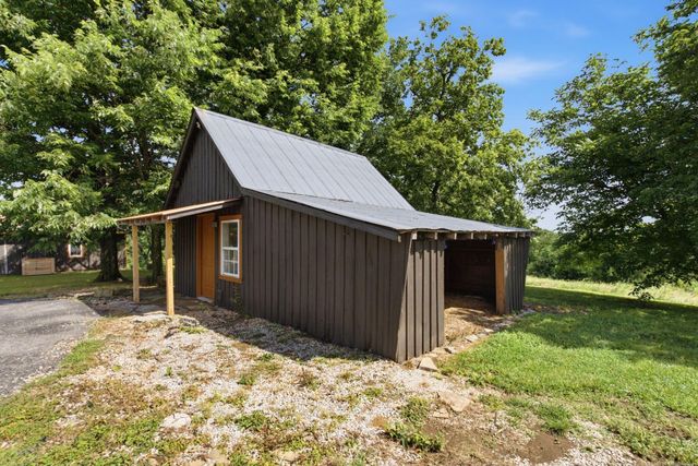 535 Twin Lakes Drive, Lancaster, KY 40444