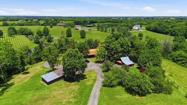 535 Twin Lakes Drive, Lancaster, KY 40444