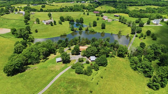 535 Twin Lakes Drive, Lancaster, KY 40444