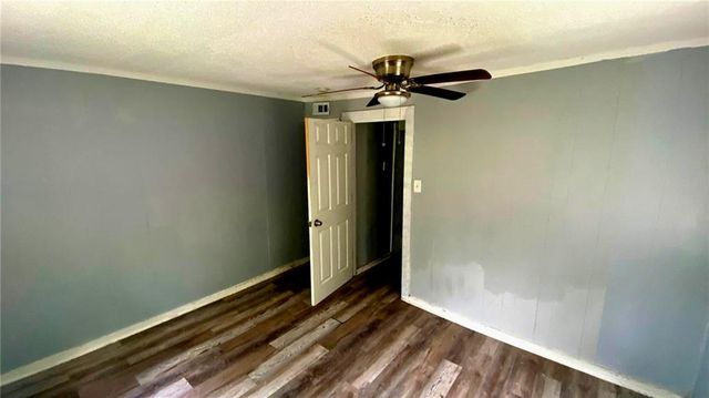 6013 College Avenue, Kansas City, MO 64130