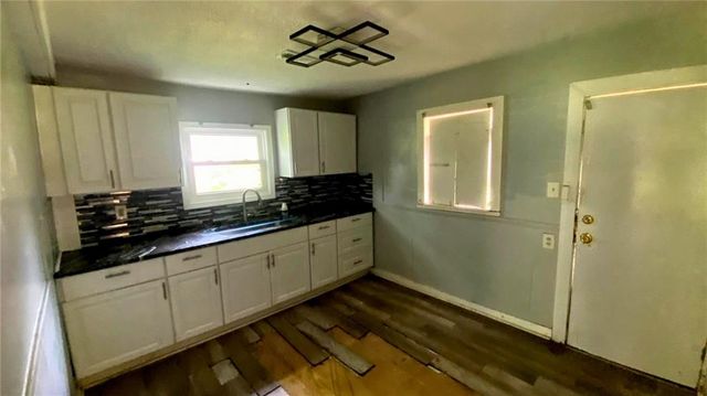 6013 College Avenue, Kansas City, MO 64130