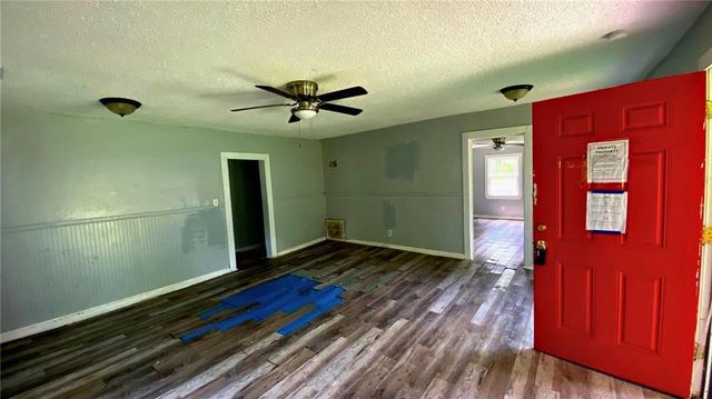 6013 College Avenue, Kansas City, MO 64130
