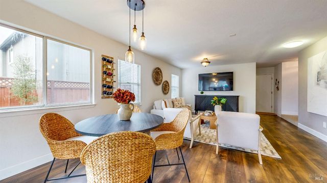 487 Noonan Ranch Ln, Santa Rosa, CA 95403