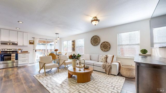 487 Noonan Ranch Ln, Santa Rosa, CA 95403