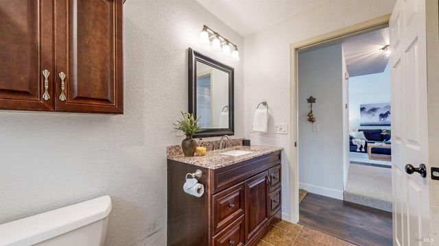 487 Noonan Ranch Ln, Santa Rosa, CA 95403