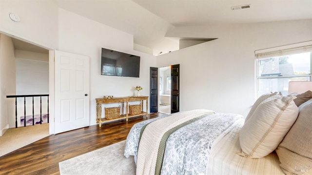 487 Noonan Ranch Ln, Santa Rosa, CA 95403