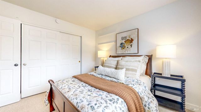 487 Noonan Ranch Ln, Santa Rosa, CA 95403