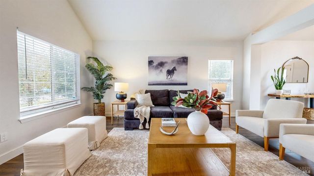 487 Noonan Ranch Ln, Santa Rosa, CA 95403