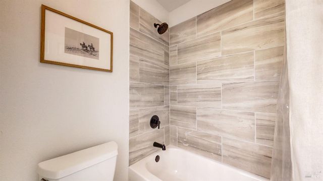 487 Noonan Ranch Ln, Santa Rosa, CA 95403