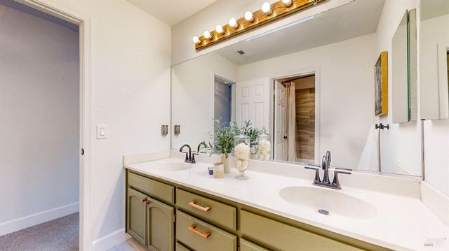 487 Noonan Ranch Ln, Santa Rosa, CA 95403