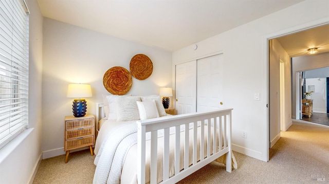 487 Noonan Ranch Ln, Santa Rosa, CA 95403