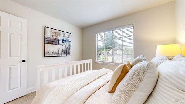 487 Noonan Ranch Ln, Santa Rosa, CA 95403