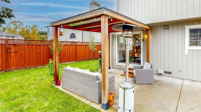 487 Noonan Ranch Ln, Santa Rosa, CA 95403