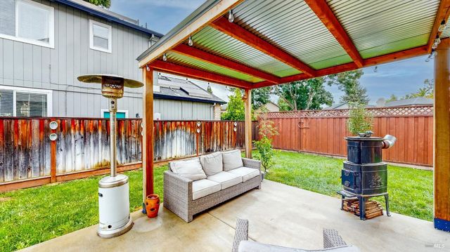 487 Noonan Ranch Ln, Santa Rosa, CA 95403