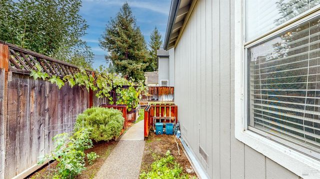 487 Noonan Ranch Ln, Santa Rosa, CA 95403