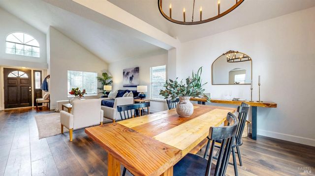 487 Noonan Ranch Ln, Santa Rosa, CA 95403