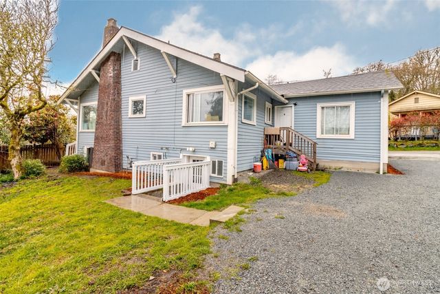 10033 Des Moines Memorial Drive S, Seattle, WA 98168