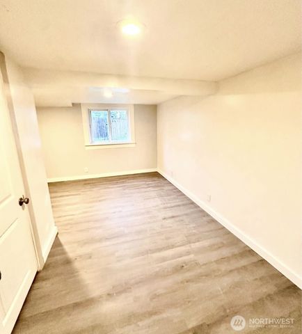 10033 Des Moines Memorial Drive S, Seattle, WA 98168