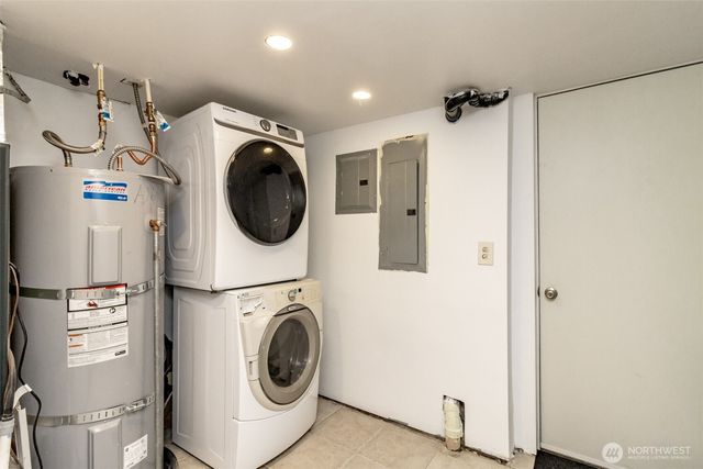 10033 Des Moines Memorial Drive S, Seattle, WA 98168