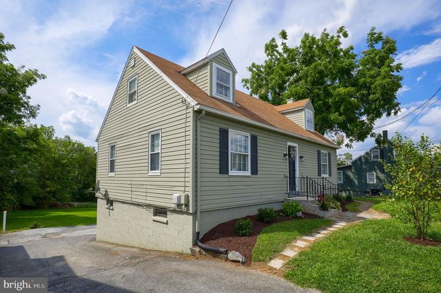 938 LITITZ PIKE, Lititz, PA 17543