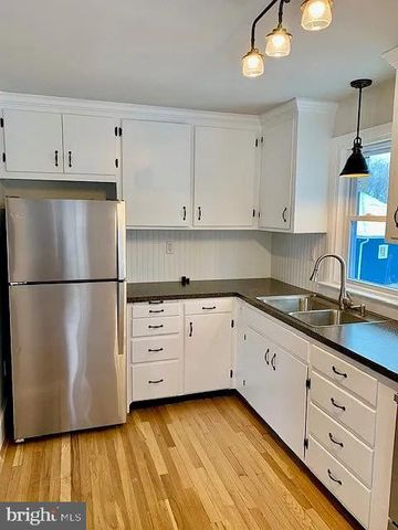 938 LITITZ PIKE, Lititz, PA 17543