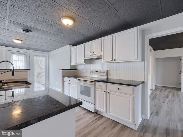 938 LITITZ PIKE, Lititz, PA 17543