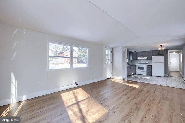 938 LITITZ PIKE, Lititz, PA 17543