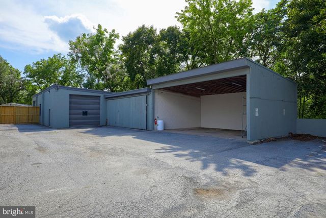938 LITITZ PIKE, Lititz, PA 17543