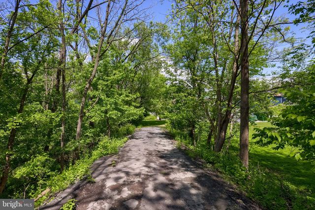 938 LITITZ PIKE, Lititz, PA 17543