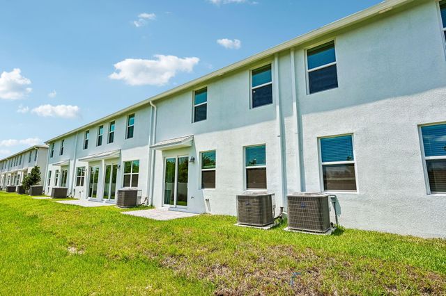 620 Salisbury Circle, Fort Pierce, FL 34982