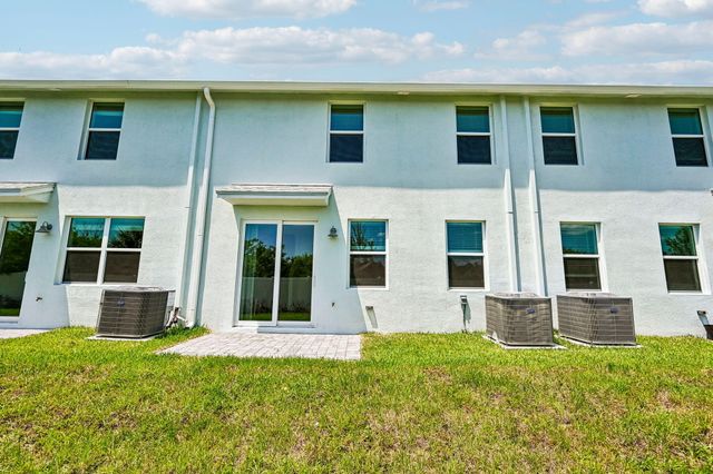 620 Salisbury Circle, Fort Pierce, FL 34982