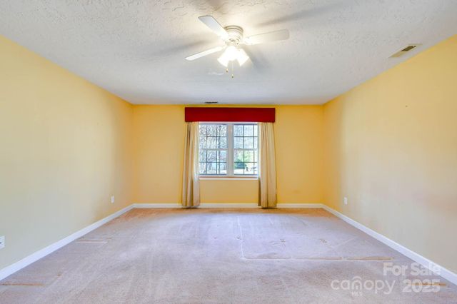 1020 Pebble Point, Salisbury, NC 28146